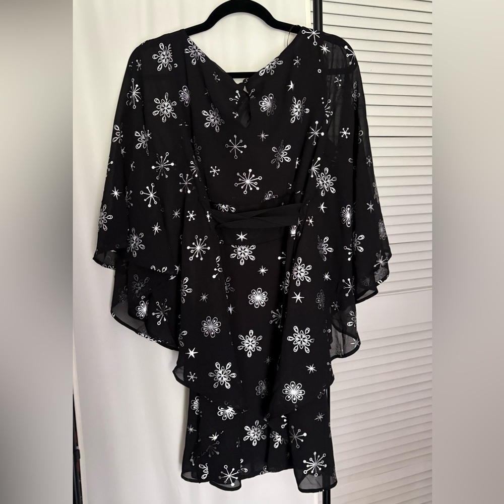 Smak Parlour black & Silver Snowflake social climber Caftan